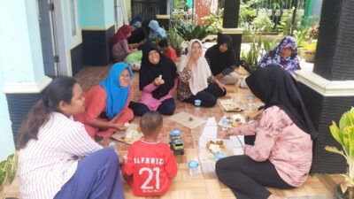 Tradisi Munggahan, Wakil Wali Kota Banjar Makan Nasi Liwet Bareng Emak-Emak