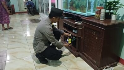 Unit Reskrim Polsek Pameungpeuk Amankan Belasan Botol Miras Berbagai Merk di Ops Pekat Lodaya 2023