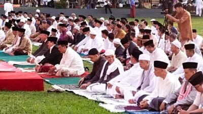 Bupati dan Jajaran Pemkab Pangandaran Shalat Ied Bareng Warga di Alun-alun Parigi