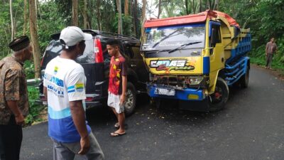 Minibus Ford vs Truk di Pangandaran, Arus Lalin Parigi-Cigugur Macet Total