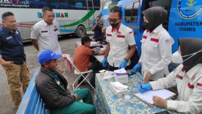 Jelang Lebaran, Puluhan Sopir Bus di Ciamis Jalani Tes Urine