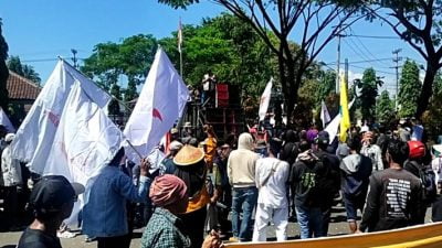 Ribuan Massa Petani dan AMPERA Geruduki Gedung DPRD Pangandaran, Ini Tuntutannya