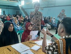 Wakil Walkot Banjar Pantau Penyaluran Bansos Rastra di Desa Balokang