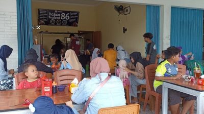 Warung Bakso Seafood 86: Surga Kuliner Murah Meriah di Padaherang