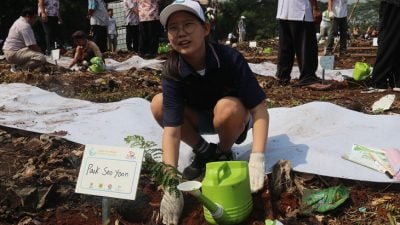 Plt Bupati Bogor Bersama Dubes Korsel Lakukan Penanaman Pohon Eks TPA Pondok Rajeg