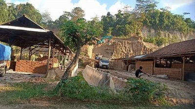 Aktivitas Penambangan Galian C di Desa Paledah Masih Berlangsung Meski Dilarang