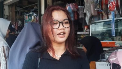 Jelang Ajaran Baru, Toko Perlengkapan Sekolah Diserbu Pembeli