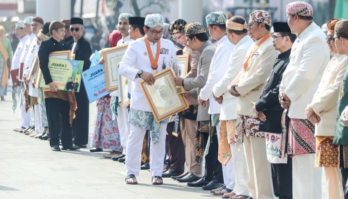 Pemkab Ciamis Terima Penghargaan Posyandu Awards dari Gubernur Jawa Barat