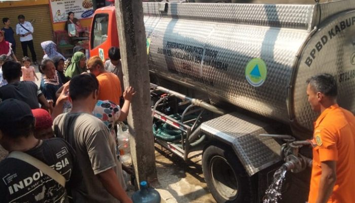 Pemkab Bogor Gercep Salurkan 10 Ribu Liter Air Bersih Bagi Masyarakat