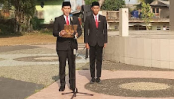 Wakil Ketua Komisi ll DPRD Kabupaten Sukabumi, Tedi Setiadi Hadiri Upacara Bendera