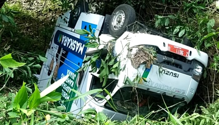 Mobil Maskara Desa Kalipucang Pangandaran Masuk Jurang Sedalam 7 Meter