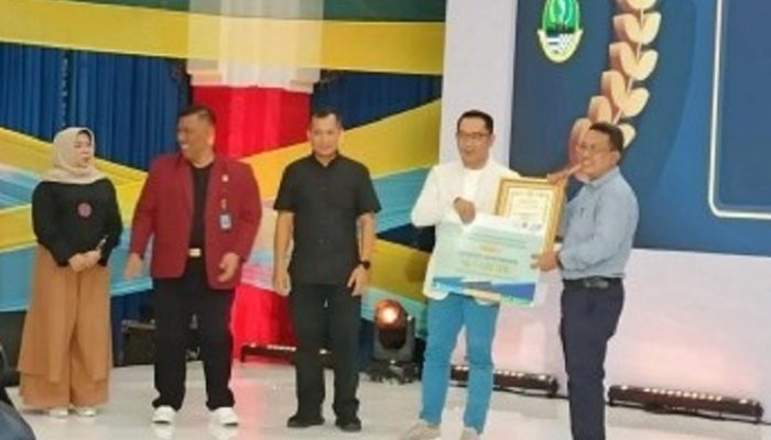 Sekretariat DPRD Pangandaran Kembali Raih Penghargaan JDIH Peringkat Terbaik II Tingkat Jabar