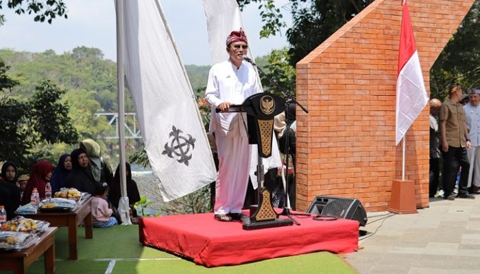 Bentangan 1001 Meter Bendera Merah Putih Hiasi Peresmian Pusat Budaya dan HUT GPD Ke-14 di Ciamis