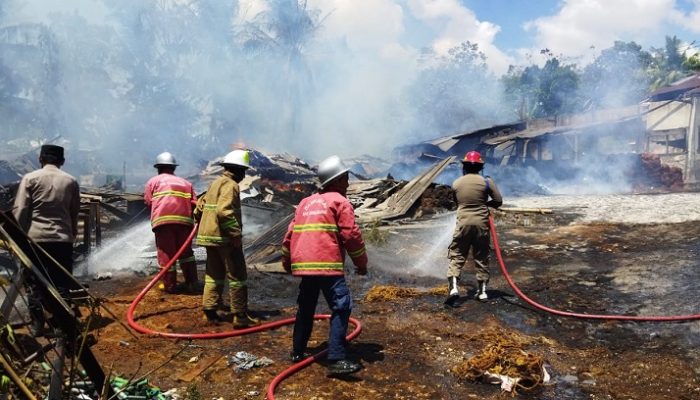 Pabrik Sabut Kelapa di Pangandaran Terbakar. Pemilik Rugi Rp 1 Miliar