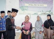 Bupati Ciamis Serahkan 492 Sertifikat Tanah Kepada Masyarakat di Desa Karangkamulyan