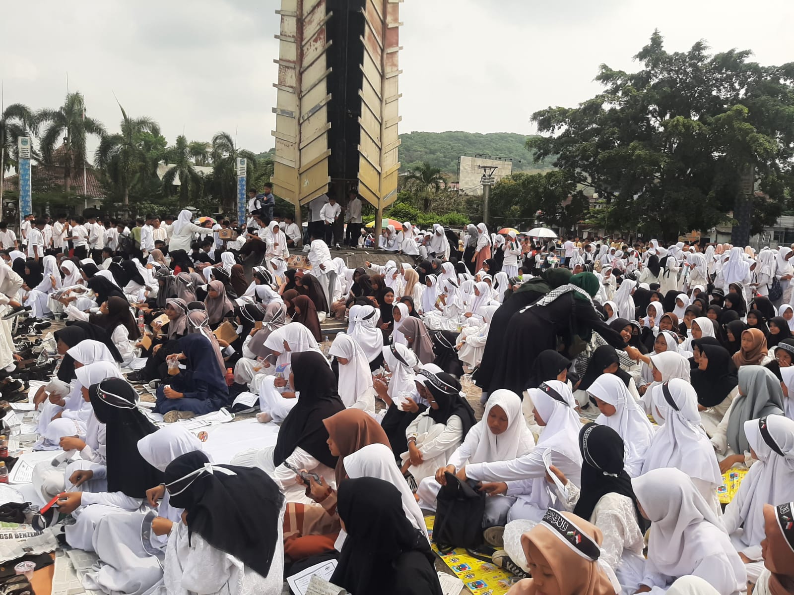Kemenag Bersama Ratusan Warga Kota Banjar Gelar Aksi Solidaritas Dukung Palestina