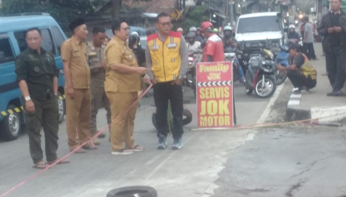 Camat Cigombong Tinjau Lokasi Bencana Longsor