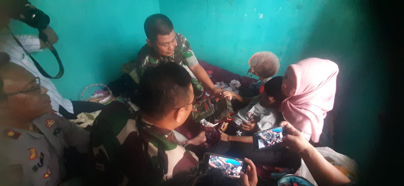 Dandim 0613/Ciamis Datang dan Beri Bantuan ke Anak Korban Kekerasan Orang Tua di Kota Banjar
