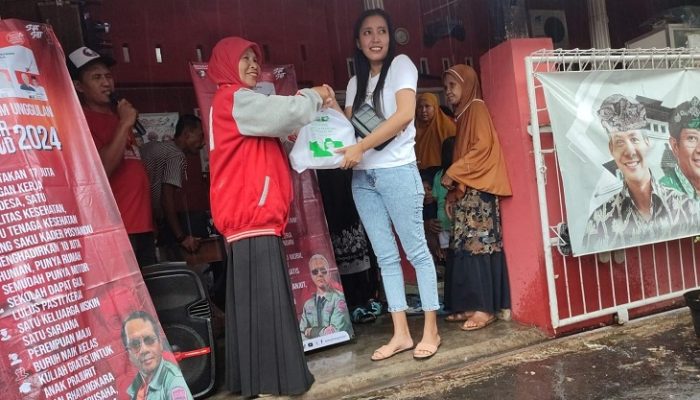 Sahabat Ganjar Salurkan Ribuan Paket Minyak Goreng Seharga Rp 3.000