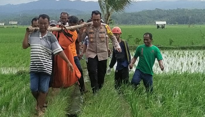 Diduga Tersambar Petir, Warga Babakan Pangandaran Ditemukan Tewas di Tengah Sawah