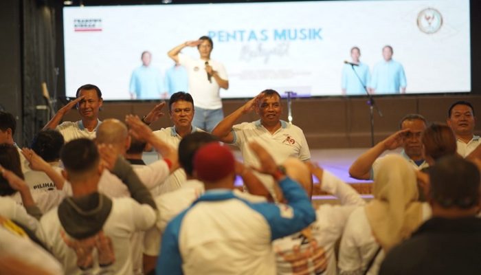 Prabowo-Gibran Menang Versi Quick Count, Relawan GNPP Selebrasi Botakin Kepala