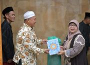 Pj. Wali Kota Banjar Berbagi di Tarawih Keliling