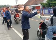 Anak Muda Muhamadiyah dan Karang Taruna Sukasari Bagikan Ribuan Takjil Gratis kepada Warga