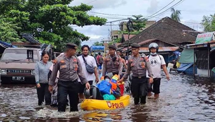 Dampak Banjir di Palangkaraya Ribuan Jiwa Mengungsi dan Ribuan Rumah Terendam Banjir