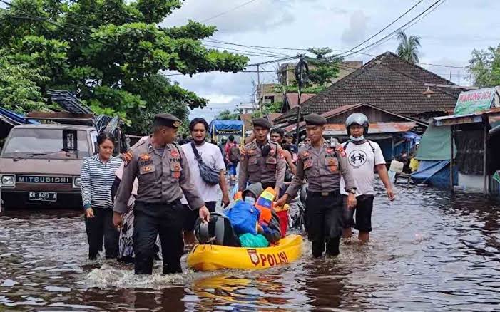 Dampak Banjir di Palangkaraya Ribuan Jiwa Mengungsi dan Ribuan Rumah Terendam Banjir