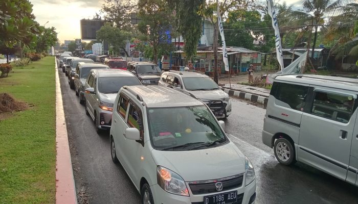 H+1 Lebaran 2024, Pantai Pangandaran Dipadati Pengunjung