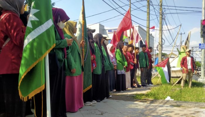 Bela Palestina, Puluhan Mahasiswa di Banjar Gelar Aksi Damai di Alun-Alun