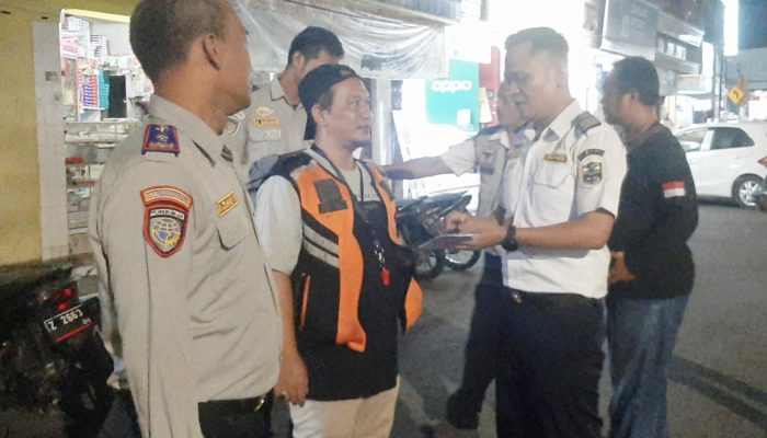 Petugas Dishub Kota Banjar Razia Juru Parkir yang Tidak Setor Retribusi