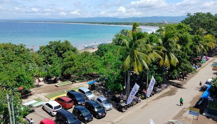 Pungutan Liar Parkir di Pantai Pangandaran Terus Berlanjut