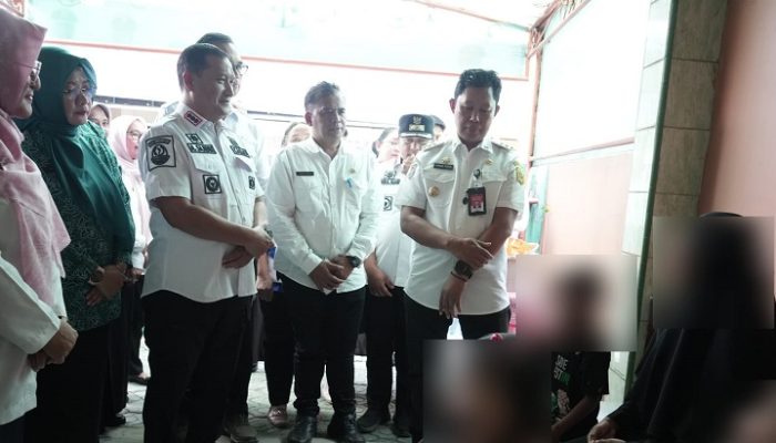 Pj. Bupati Bogor Bagikan Makanan Bergizi Kepada Anak Stunting dan Ibu Hamil kategori KEK
