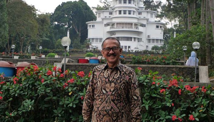 Bangga Jadi Alumni, Yayat T.Soemitra Abdikan Diri Jadi Komut PT. UPI Edun