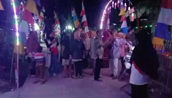 Warga Pangandaran Hiasi Lingkungan untuk Menyambut HUT RI ke-79
