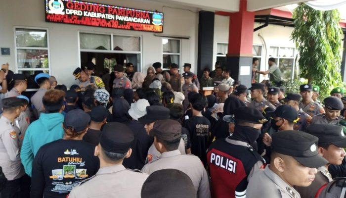Masyarakat Ciliang Gelar Aksi di Gedung DPRD Pangandaran, Inilah Tuntutannya
