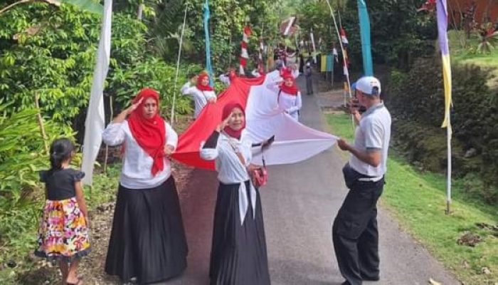 Kirab Bendera Merah Putih Sepanjang 1000 Meter Warnai Peringatan Kemerdekaan di Selasari Pangandaran