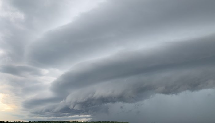 Fenomena Awan Mirip Ombak Atau Shelf Cloud di Langit Vietnam, Apakah Berbahaya?