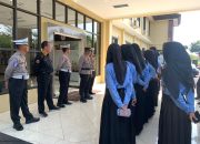 Perkenalkan Satuan Fungsi dan Tugas Personel, Siswa-siswi SMKN 2 Banjar Kunjungi Polres Banjar