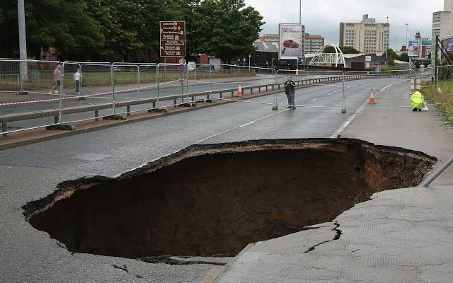 Fenomena Sinkhole di Malaysia dan Korea Selatan: Apa yang Sebenarnya Terjadi?