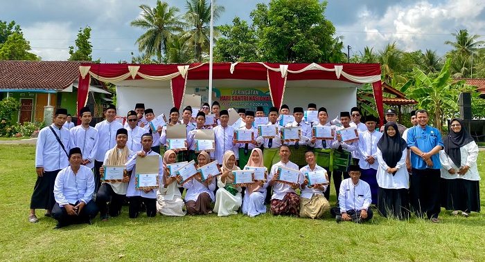 Peringati Hari Santri Nasional, Pelajar SMKN 1 Padaherang Gelar Upacara dan Kegiatan Islami