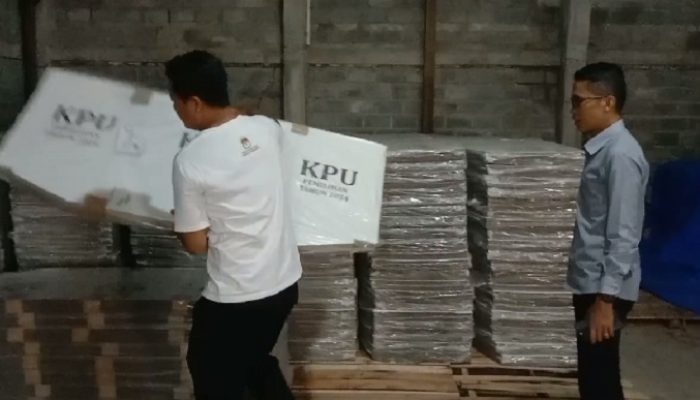 Kesiapan Logistik Pemilu di Pangandaran, KPU Terima Ribuan Bilik Suara dan Segel