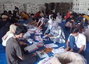 Puluhan Warga Banjar Terlibat dalam Proses Sortir Lipat Surat Suara Pilkada 2024