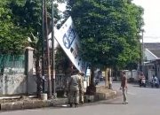Satpol PP Kota Banjar Tertibkan 325 APK yang Langgar Aturan Pilkada 2024