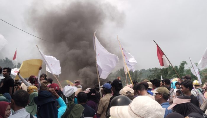 Ratusan Massa SPP Geruduk Kantor BPN Pangandaran, Ada Apa?