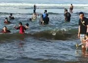 Waspadai Keamanan Anak di Tengah Keramaian Pantai Pangandaran