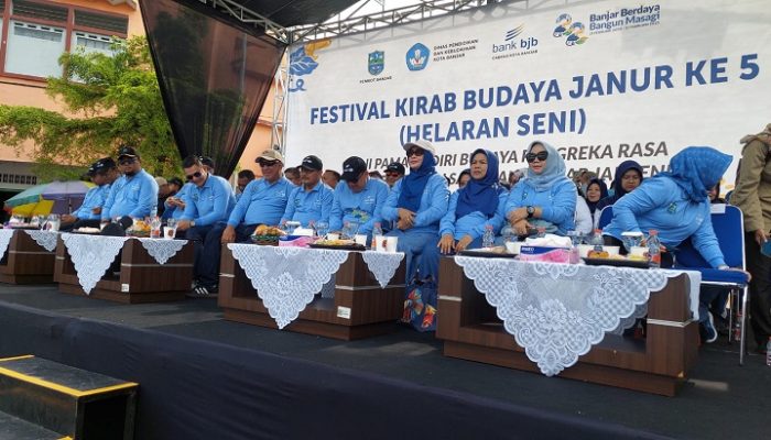 Festival Kirab Budaya Janur: Upaya Kota Banjar Melestarikan Kearifan Lokal