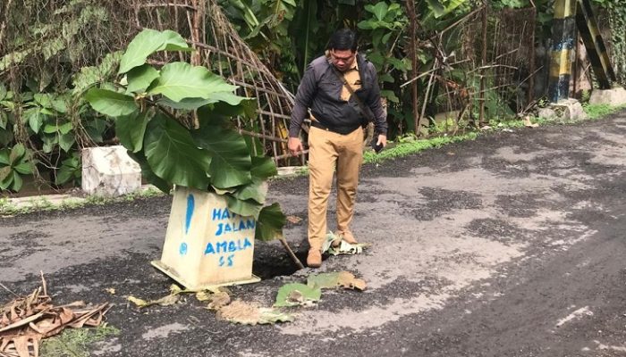 Jalan Penghubung Hegarsari–Lembur Balong Amblas, Warga Minta Perbaikan Segera
