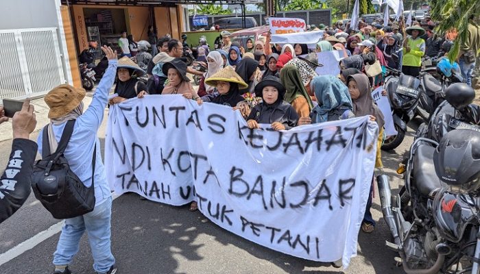 Ratusan Petani Priangan Timur Gelar Aksi di DPRD Banjar